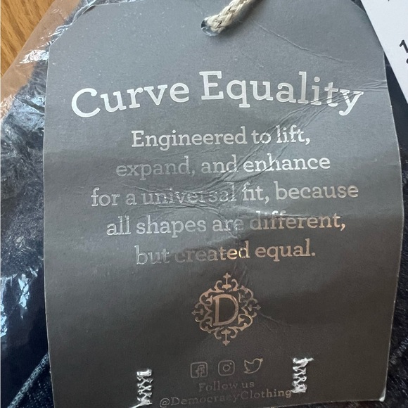 NWT.   Democracy “Ab” Technology Kick Flare jeans.  Size 14 - Picture 5 of 9